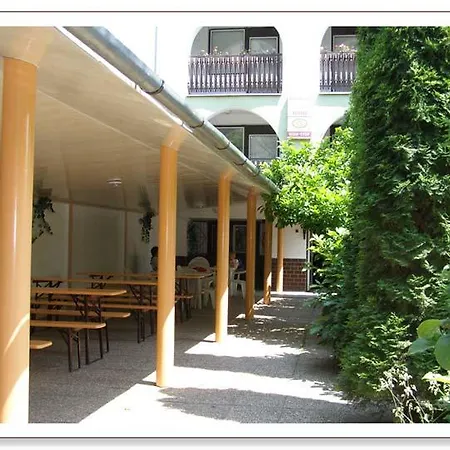 Hotel Alfa *